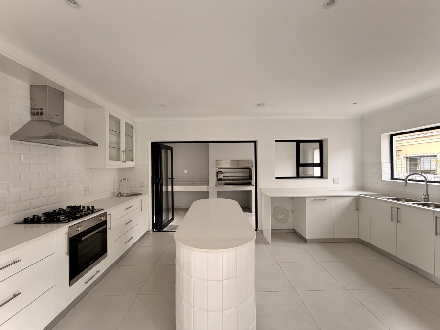 To Let 4 Bedroom Property for Rent in Heritage Park Western Cape